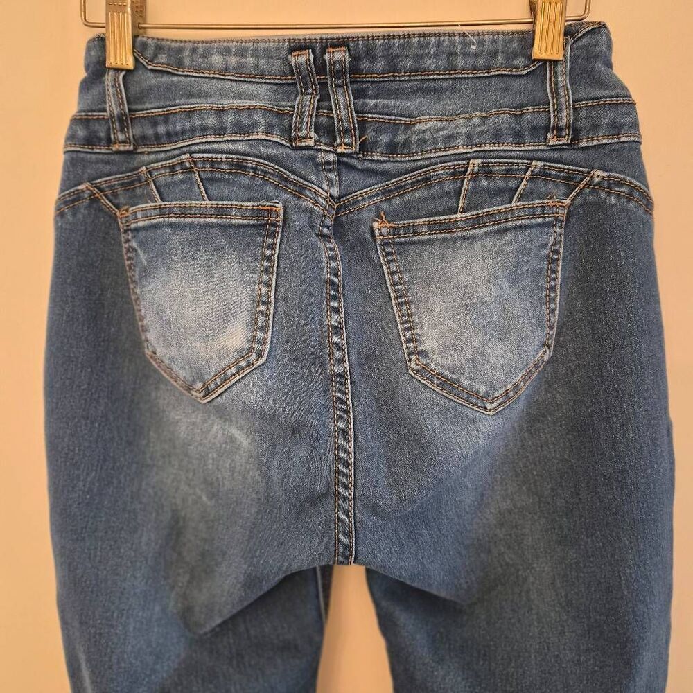 Sexy Low-rise UND Stretch Jeans w/ Flirty Waist Details: Feminine Flattering Fit - Picture 6 of 8